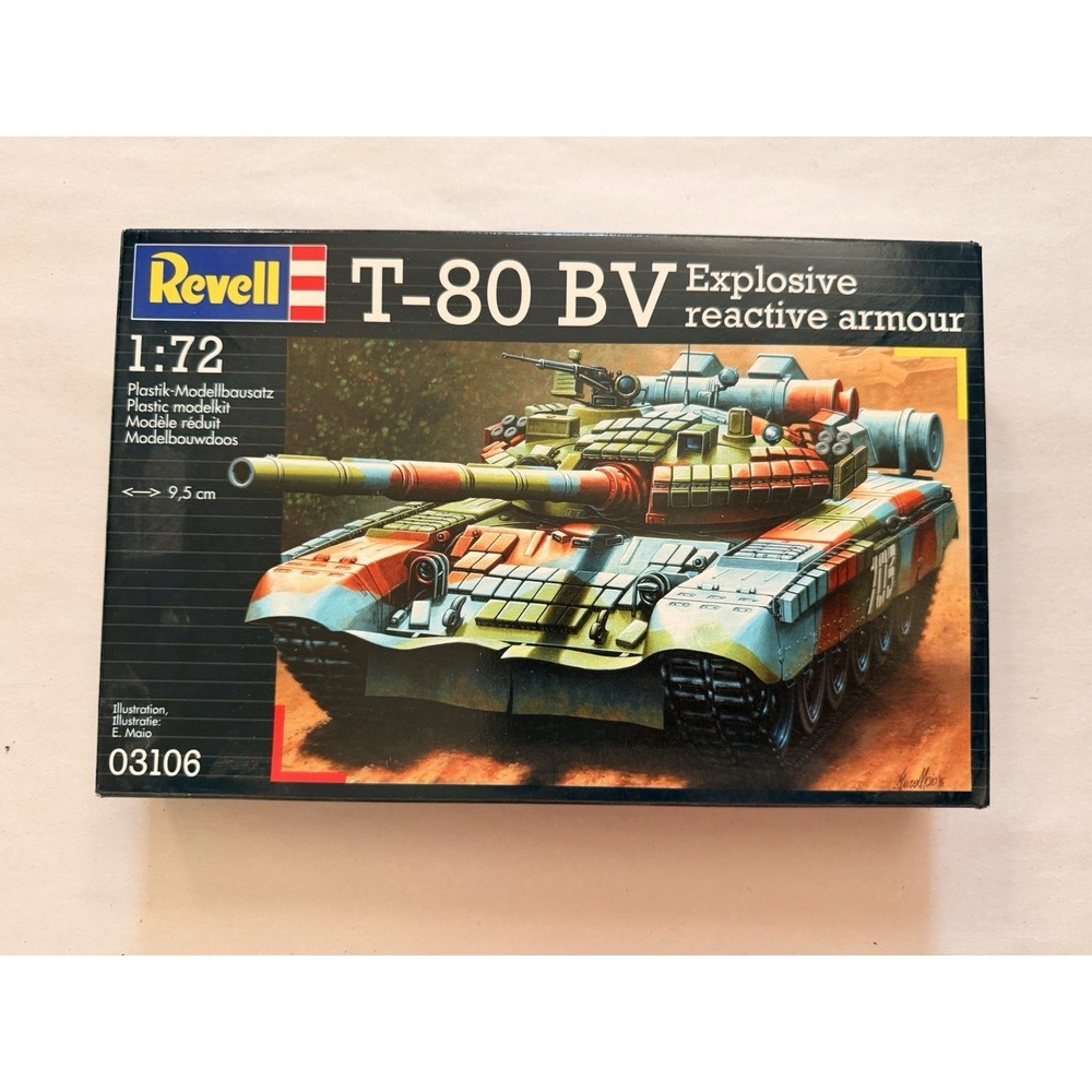 Revell 1:72 T-80 BV Russian Tank Model Kit 03106 Open Box